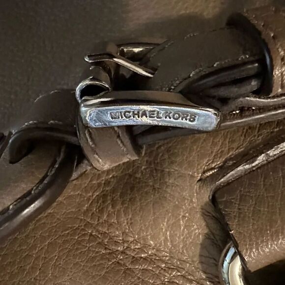 MICHAEL KORS Hamilton Satchel - Picture 5 of 9